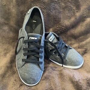 Keds Women's Gray and Black Sneakers
Size 8.5
